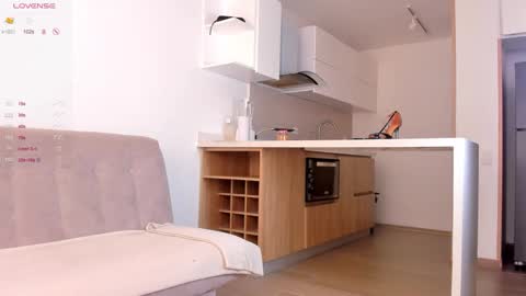 Hello my name is Lucy nice to meet you  thumb up is important for me kisses     online show from October 2025 04:41:01 PM