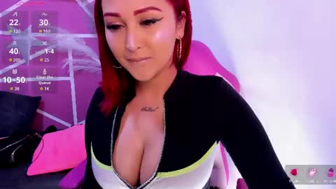 Snapshot of lucy_beatifull chatting on June 2026 09:40:01 AM lucy_beatifull online show from June 2026 09:40:01 AM