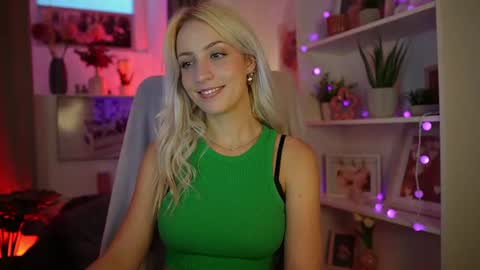 Snapshot of lucy_cutie_ chatting on August 2026 05:59:02 PM Cutie Lucy online show from August 2026 05:59:02 PM