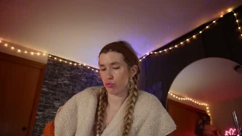 Lucy. online show from November 2025 01:51:02 AM