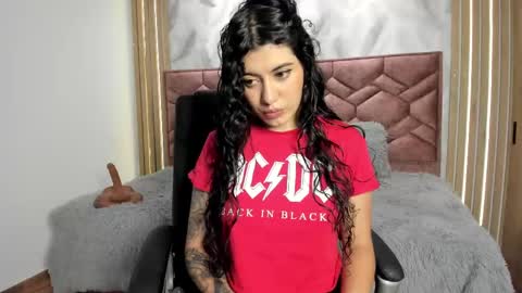 Snapshot of lucy_greys_ chatting on October 2025 11:55:02 AM Lucy Greys online show from October 2025 11:55:02 AM