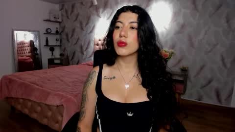 Snapshot of lucy_greys_ chatting on November 2025 01:58:02 PM Lucy Greys online show from November 2025 01:58:02 PM