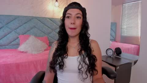 Lucy Greys online show from April 2026 07:18:02 PM