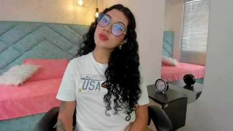 Snapshot of lucy_greys_ chatting on April 2026 08:01:02 PM Lucy Greys online show from April 2026 08:01:02 PM