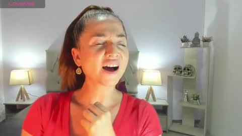 Lucia online show from January 2025 09:20:02 PM