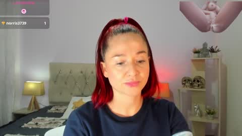 Lucia online show from October 2025 09:43:02 PM