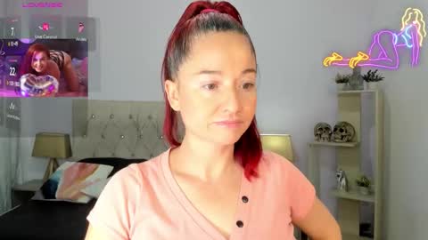 Lucia online show from October 2025 07:12:02 PM