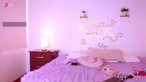 Luciana online show from October 2025 09:37:01 PM