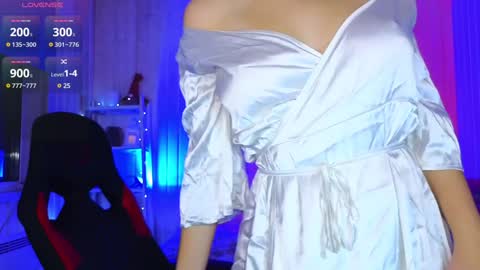 Lucy online show from December 2024 03:15:02 AM