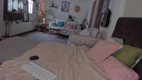 luciana online show from September 2025 04:39:02 PM