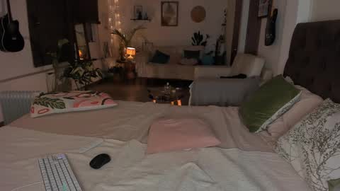 luciana online show from September 2025 12:59:01 AM