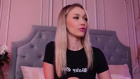 LucyAddison online show from October 2025 02:51:01 PM