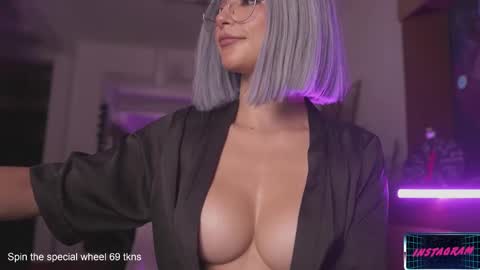 Lucy Alien  online show from January 2025 12:46:01 AM