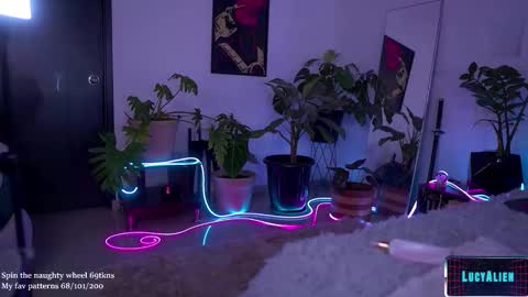 Lucy Alien  online show from November 2025 04:30:01 PM