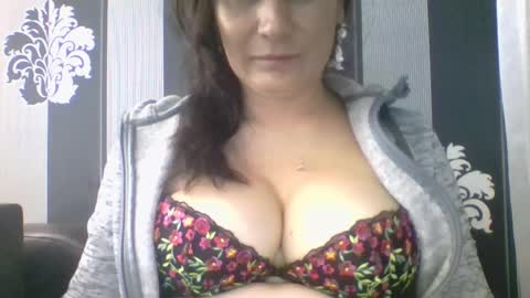 lucybylucy online show from September 2025 09:32:02 AM