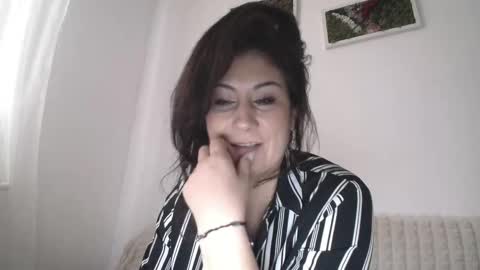 lucybylucy online show from November 2025 12:04:02 PM