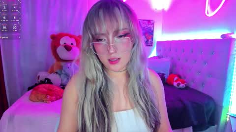 Lucy online show from September 2025 04:59:02 AM