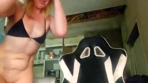 Snapshot of lucyloveslookers78240 chatting on May 2026 09:05:02 AM Lucy Loves Lookers online show from May 2026 09:05:02 AM