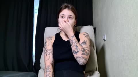 Snapshot of lucyrait chatting on February 2025 08:10:01 AM Lucy online show from February 2025 08:10:01 AM