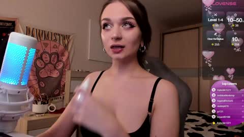 Lucy online show from February 2025 06:42:02 PM