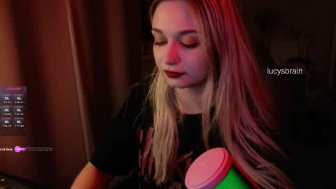 Lucy online show from October 2025 07:42:02 PM