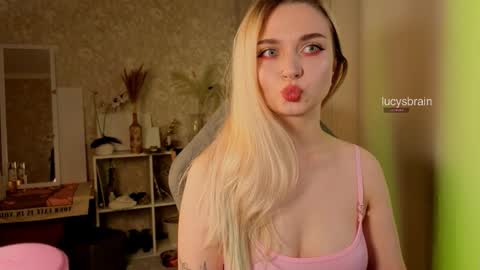 Lucy online show from October 2025 06:06:02 PM