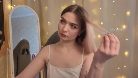 Snapshot of lucysbrain chatting on February 2026 11:31:01 AM Lucy online show from February 2026 11:31:01 AM