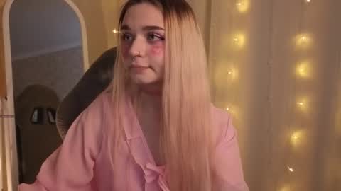 Snapshot of lucysbrain chatting on February 2026 12:13:02 PM Lucy online show from February 2026 12:13:02 PM