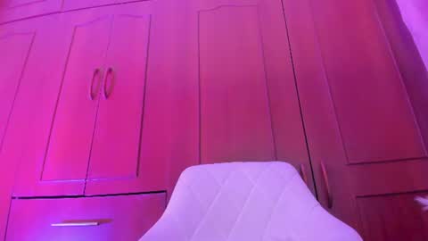 Snapshot of lucyshen_ chatting on June 2026 05:12:01 AM luciana online show from June 2026 05:12:01 AM