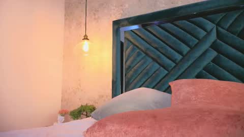 Lucy online show from September 2025 05:22:01 AM