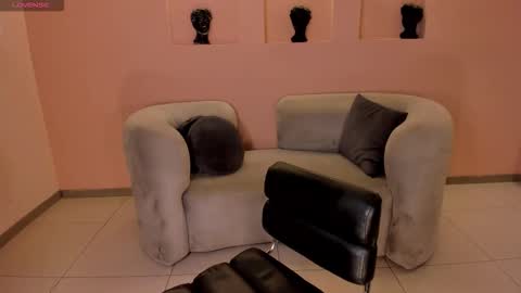 Lucy online show from September 2025 09:16:01 PM