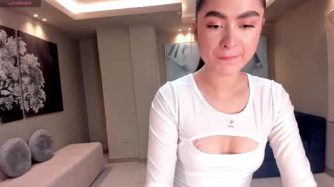 Lucy online show from October 2025 09:15:01 PM