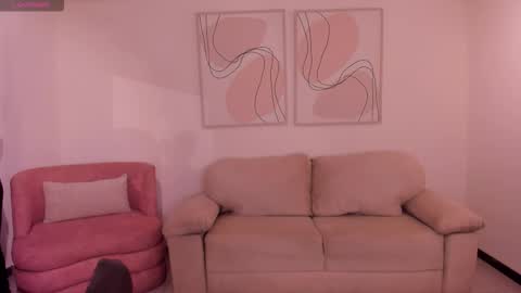 Lucy online show from November 2025 08:08:01 PM