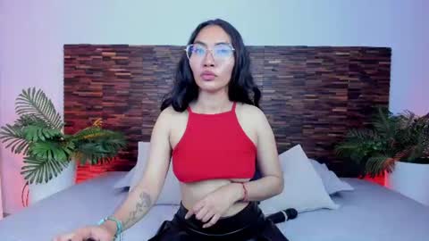 Snapshot of lucyy_liiu chatting on July 2026 09:14:02 PM Lucy Liiu online show from July 2026 09:14:02 PM