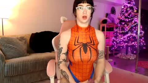 Snapshot of lucyyluvss chatting on December 2024 12:20:01 AM Lucy online show from December 2024 12:20:01 AM