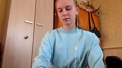 Snapshot of lucyzachar chatting on April 2026 06:03:02 AM Sofia online show from April 2026 06:03:02 AM