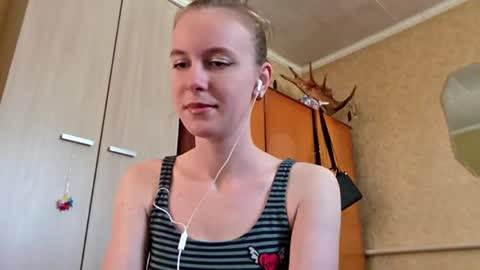 Snapshot of lucyzachar chatting on April 2026 06:11:02 AM Sofia online show from April 2026 06:11:02 AM