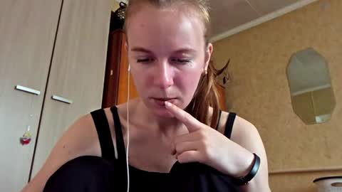 Snapshot of lucyzachar chatting on April 2026 06:13:01 AM Sofia online show from April 2026 06:13:01 AM