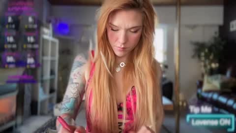 Snapshot of luebeam chatting on January 2025 06:38:01 PM Luubeam INSTA luubeammm TWITTER lunaisreallycu1 online show from January 2025 06:38:01 PM