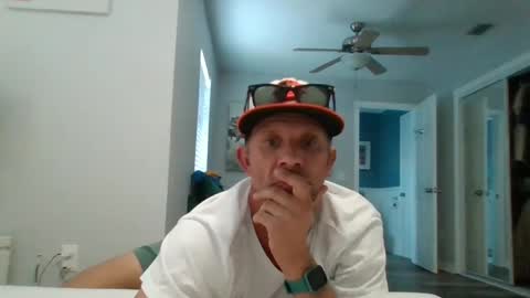 Snapshot of luiggii0904 chatting on December 2024 09:17:02 PM luiggii0904 online show from December 2024 09:17:02 PM