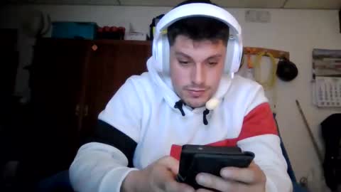 Snapshot of luis2423 chatting on February 2026 08:02:01 PM A slave to the mistress.. un esclavo para las amas dominantes. online show from February 2026 08:02:01 PM