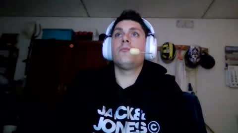 Snapshot of luis2423 chatting on February 2026 01:37:02 AM A slave to the mistress.. un esclavo para las amas dominantes. online show from February 2026 01:37:02 AM