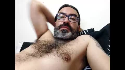 Snapshot of luis2988z chatting on May 2026 02:20:02 AM Hairyman online show from May 2026 02:20:02 AM