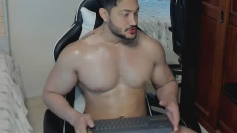 luis_baptista online show from June 2026 06:43:02 PM
