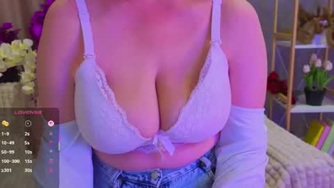Snapshot of luisa_rosee chatting on July 2026 09:19:02 PM Luisa Rosee online show from July 2026 09:19:02 PM