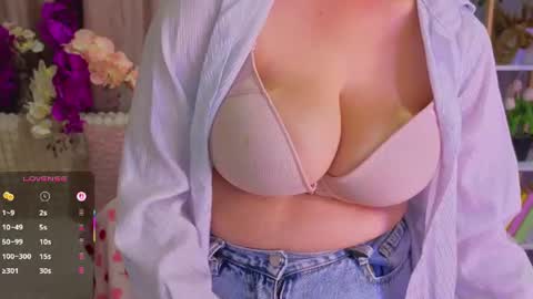 Snapshot of luisa_rosee chatting on July 2026 06:40:02 PM Luisa Rosee online show from July 2026 06:40:02 PM