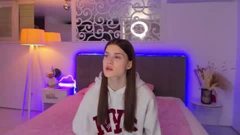 LuisaClover online show from January 2026 05:27:02 PM