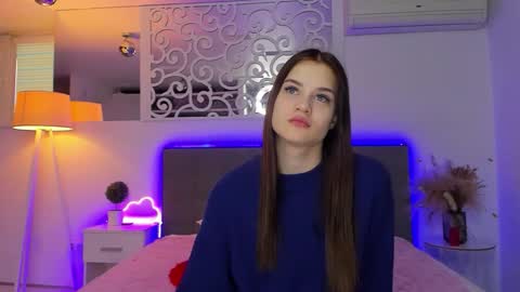 Snapshot of luisaclover chatting on February 2026 01:39:02 PM LuisaClover online show from February 2026 01:39:02 PM