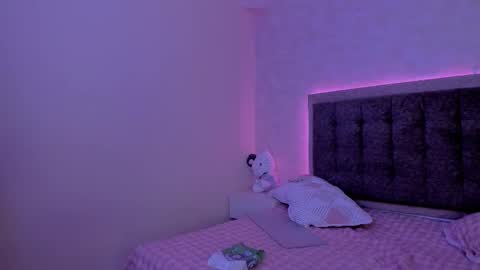 Luisa Giraldo online show from November 2025 09:32:01 AM