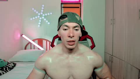 Snapshot of luisfernikesportboy chatting on January 2025 05:16:02 PM Luis Fer PVT IS OPEN online show from January 2025 05:16:02 PM